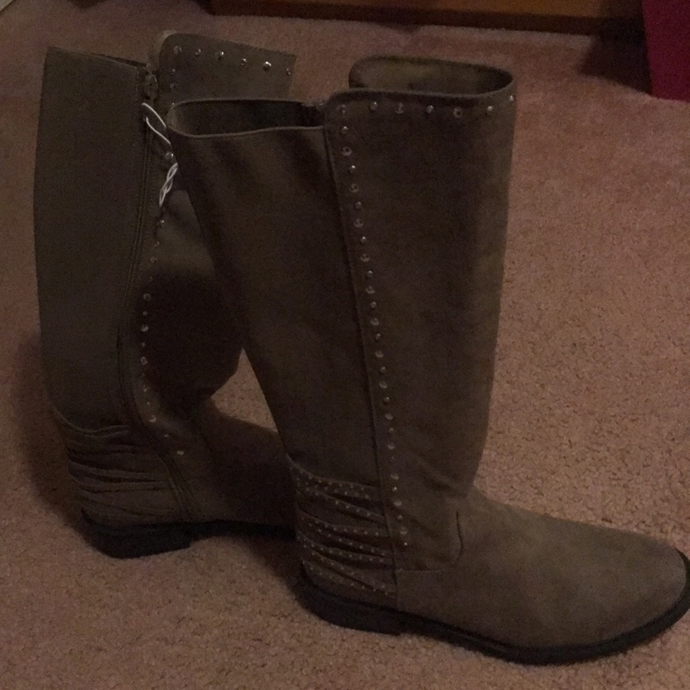 Justice Taupe Rhinestone/Stud Suede NWT boots Sz 9